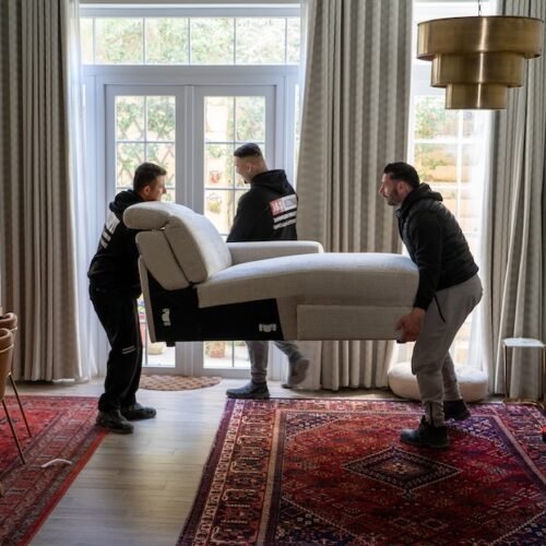 JSBezzina Removals & lifting on the job